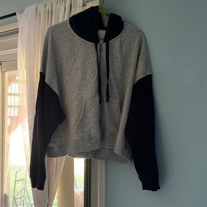 Ⓜ️!!SOLD!!Ⓜ️American Eagle zip-up crop gray and blue jacket